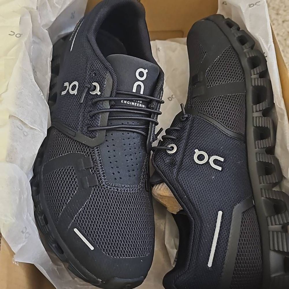 On Running Women's Cloud 5 Running Shoe in All Black
Waterproof 
Box as is Size - Picture 4 of 7